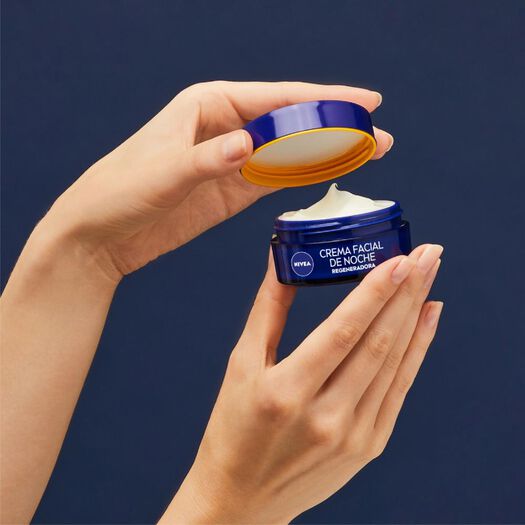 CREMA FACIAL HIDRATANTE REGENERADORA NOCHE NIVEA 50ML, , large image number 4